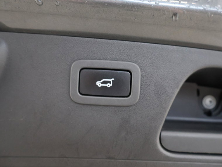 Vehicle Image 40