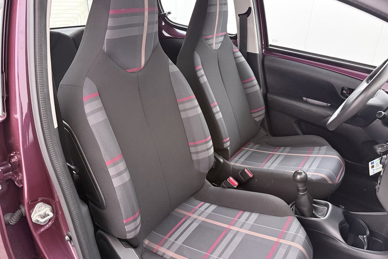 Vehicle Image 13