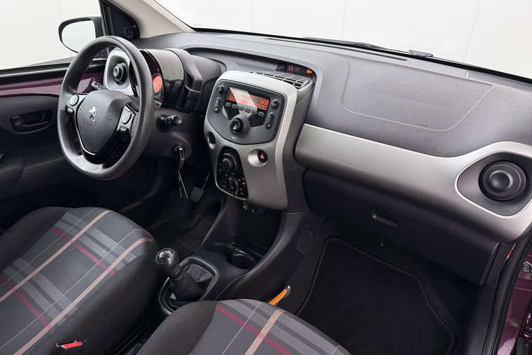 Vehicle Image 14