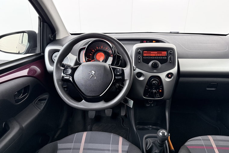 Vehicle Image 7