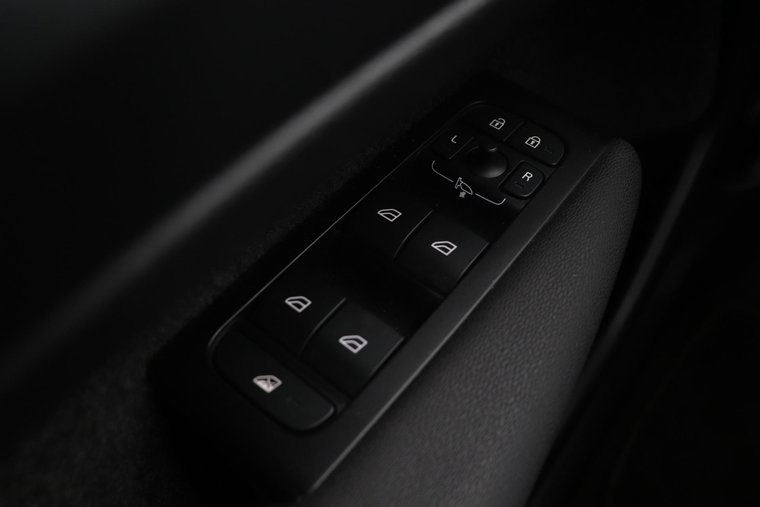 Vehicle Image 40