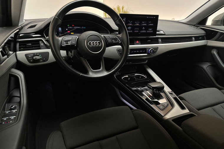 Vehicle Image 4