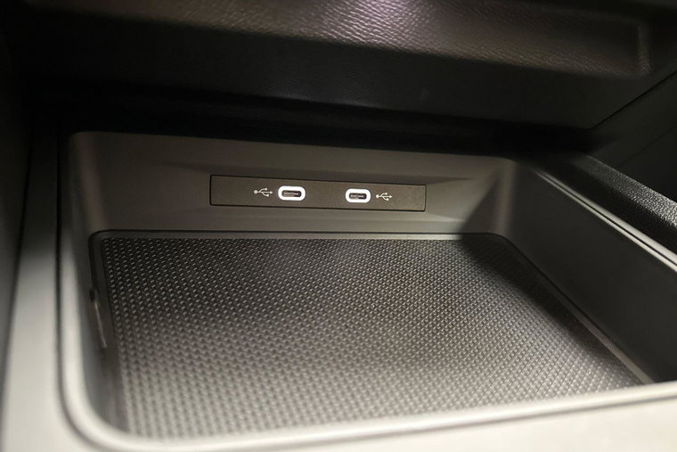 Vehicle Image 33