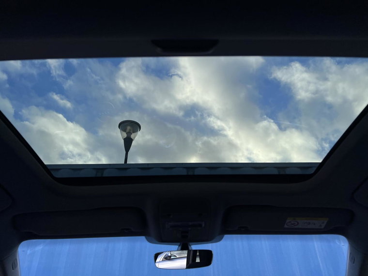 Vehicle Image 38