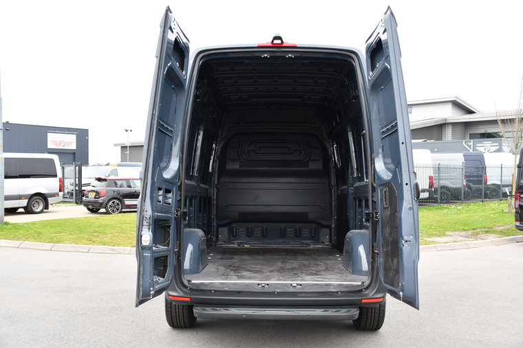 Vehicle Image 35