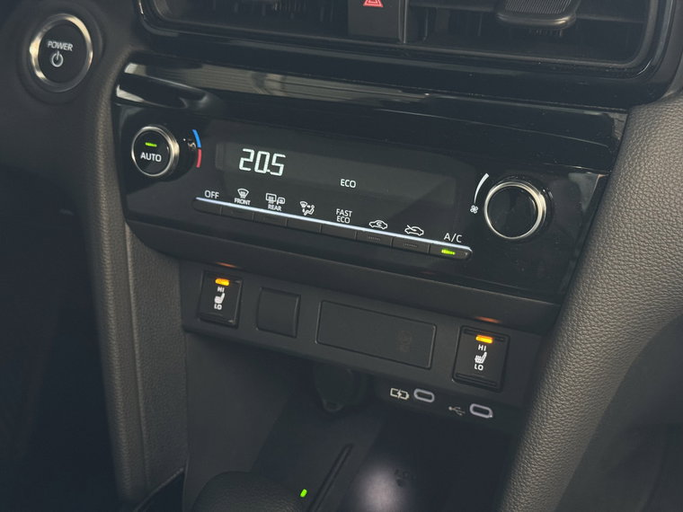 Vehicle Image 35
