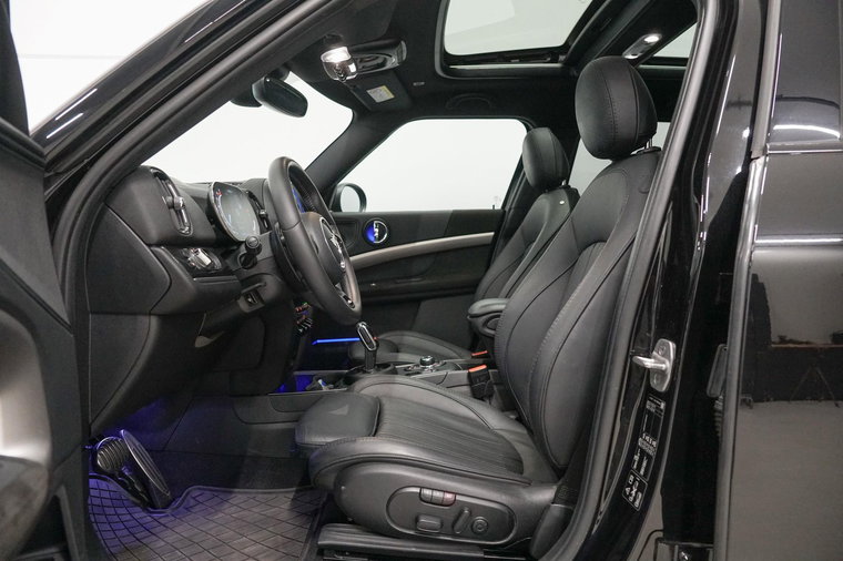 Vehicle Image 22