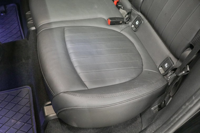 Vehicle Image 36