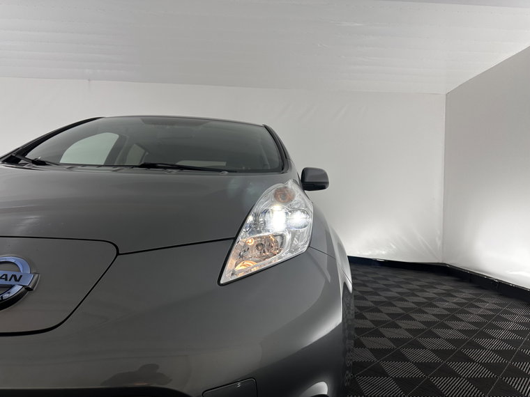 Vehicle Image 25