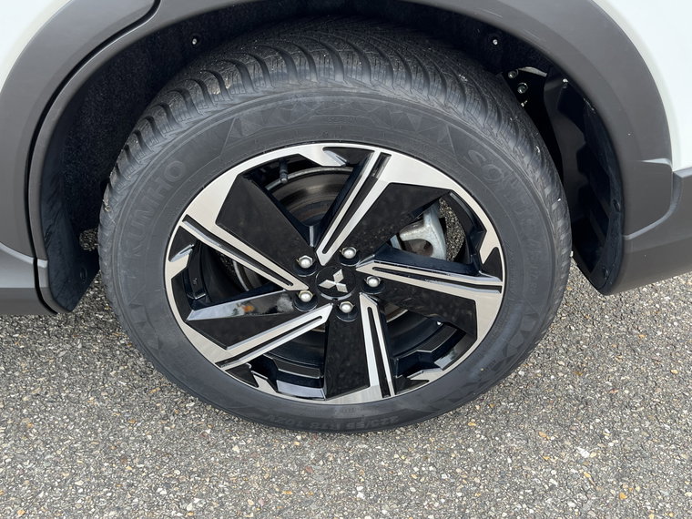 Vehicle Image 17