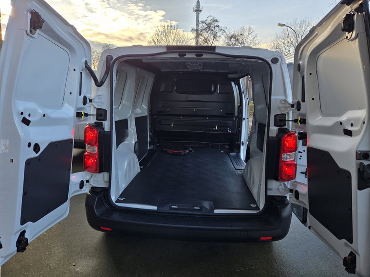 Vehicle Image 27