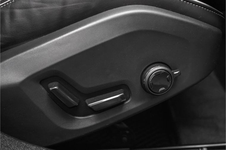 Vehicle Image 37