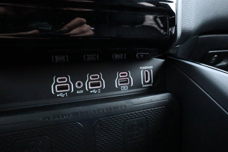 Vehicle Image 37