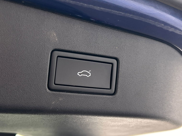 Vehicle Image 28