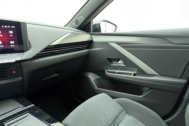 Vehicle Image 35