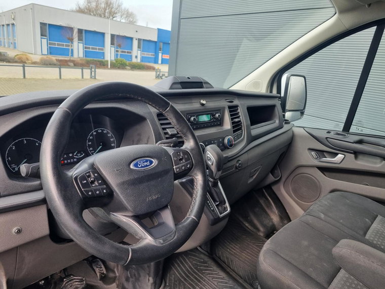 Vehicle Image 25