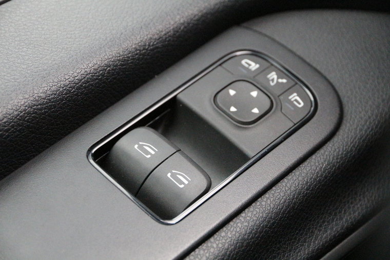 Vehicle Image 26