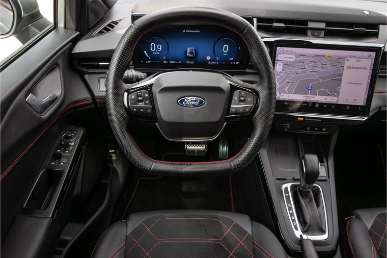 Vehicle Image 16