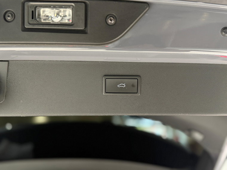 Vehicle Image 39
