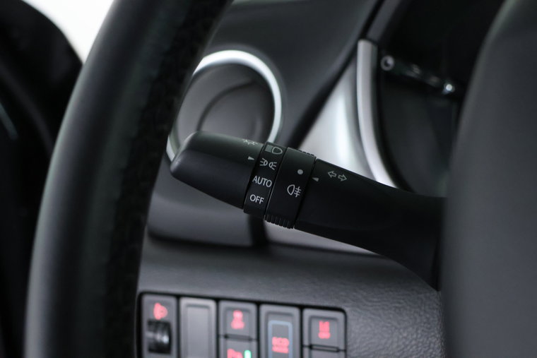 Vehicle Image 25