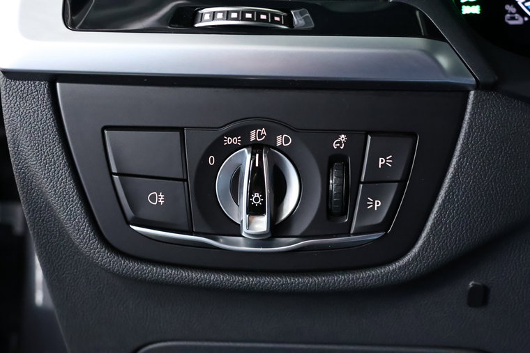 Vehicle Image 25