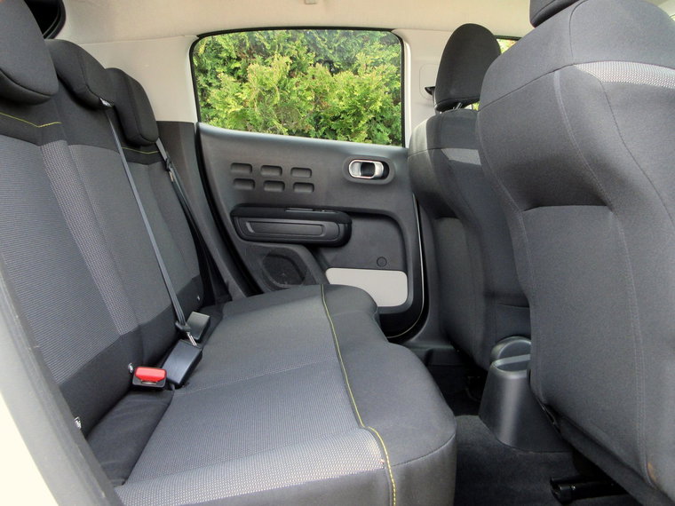Vehicle Image 14