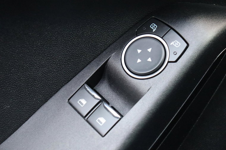 Vehicle Image 24