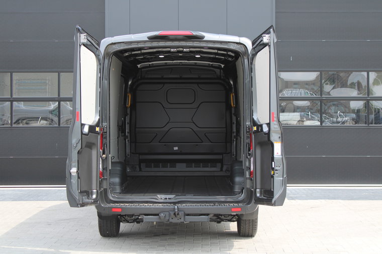 Vehicle Image 12