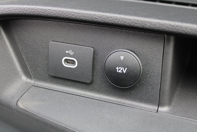 Vehicle Image 32