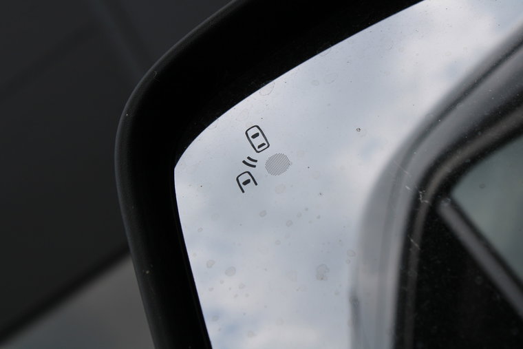Vehicle Image 37