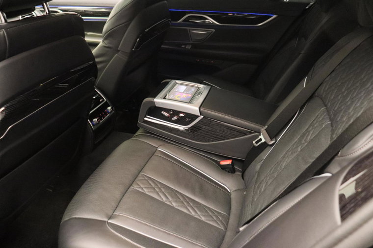 Vehicle Image 37