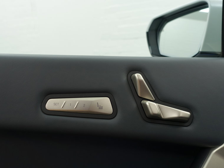 Vehicle Image 26