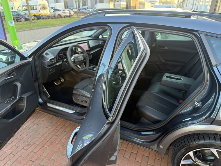 Vehicle Image 23