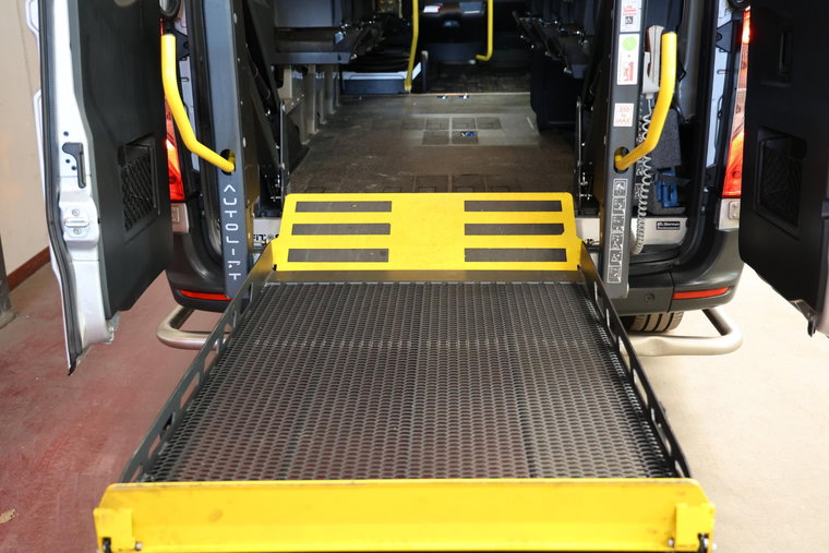 Vehicle Image 6