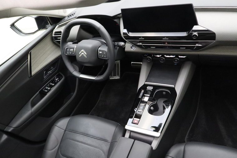 Vehicle Image 22
