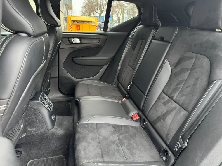 Vehicle Image 27