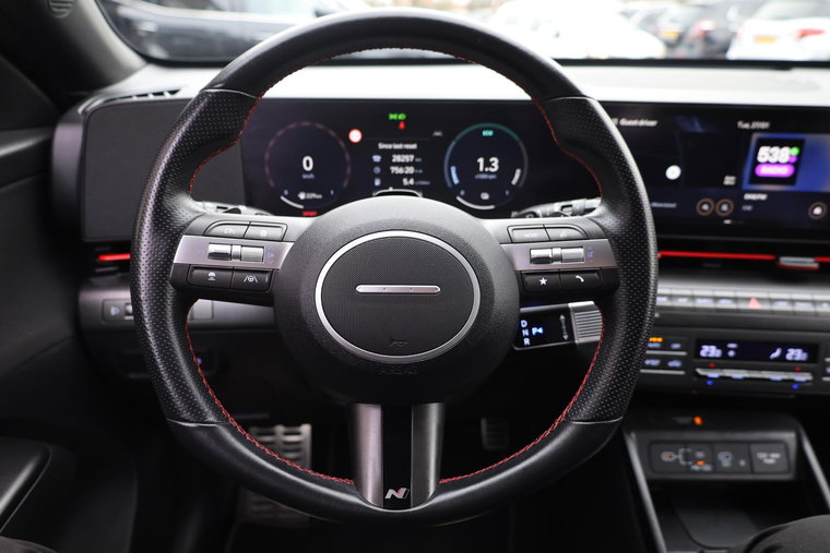 Vehicle Image 16
