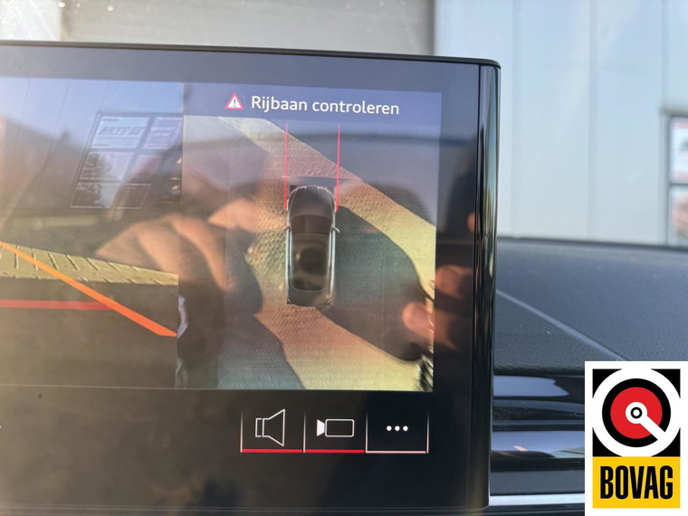 Vehicle Image 38