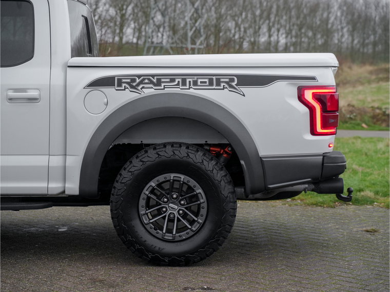 Vehicle Image 40