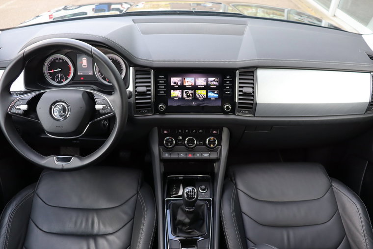 Vehicle Image 9