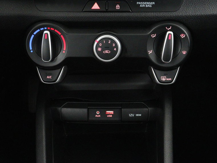 Vehicle Image 25
