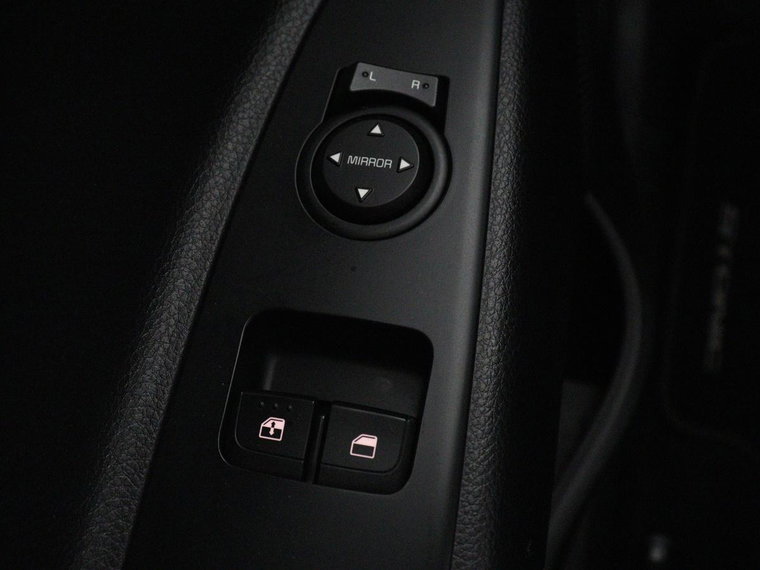 Vehicle Image 28