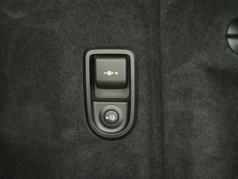 Vehicle Image 38