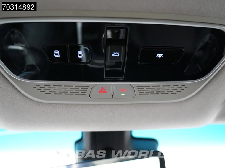 Vehicle Image 32