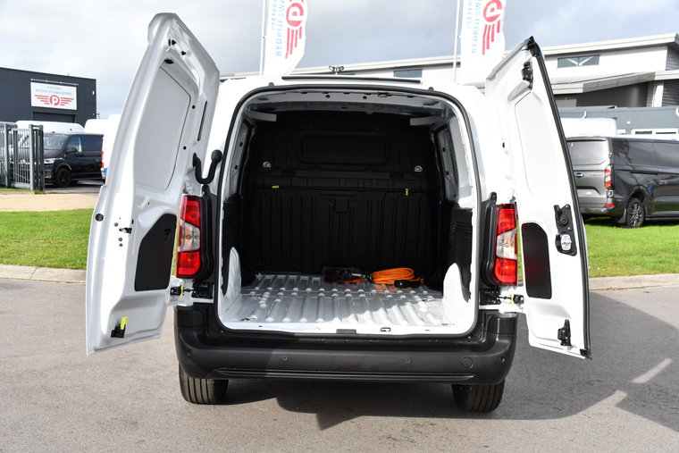 Vehicle Image 35
