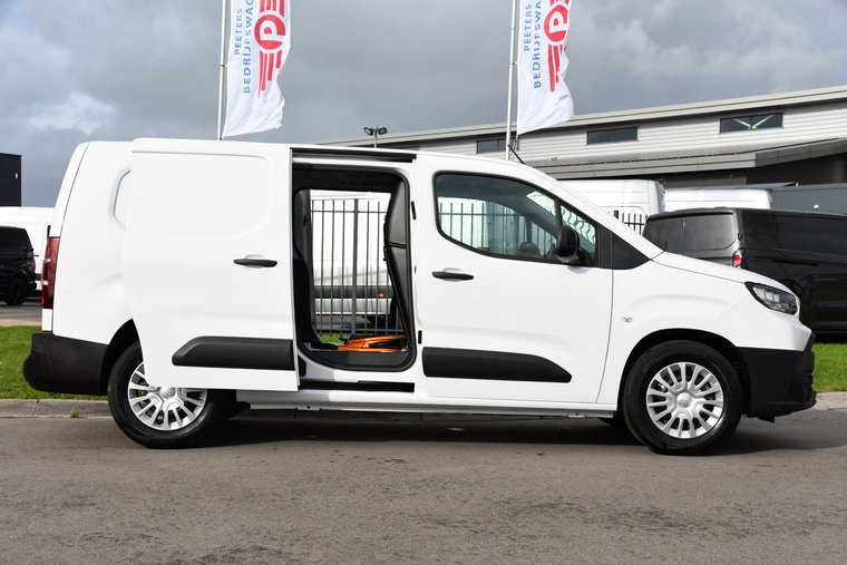 Vehicle Image 11