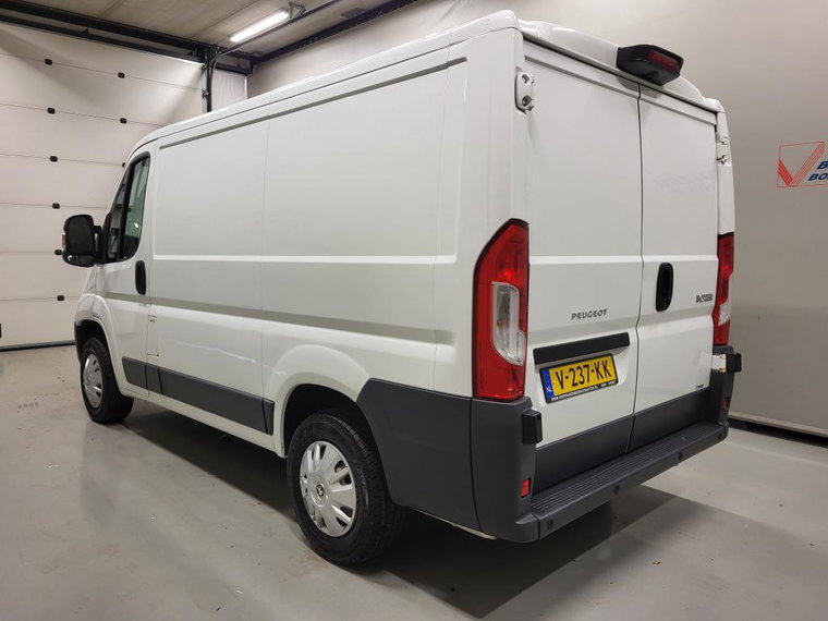 Vehicle Image 16