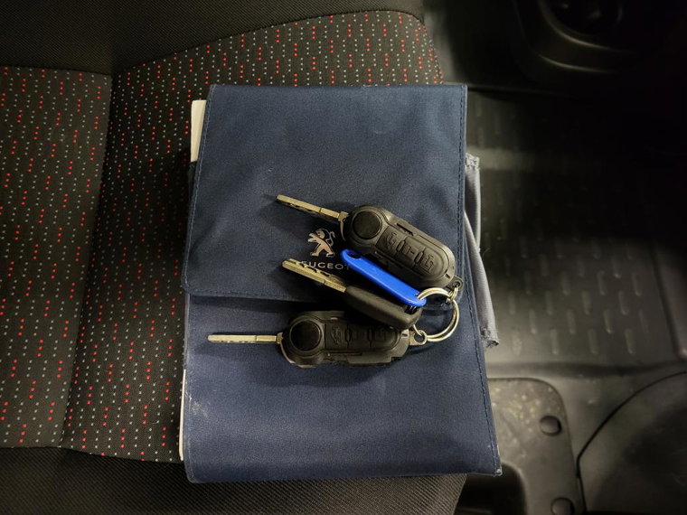 Vehicle Image 18