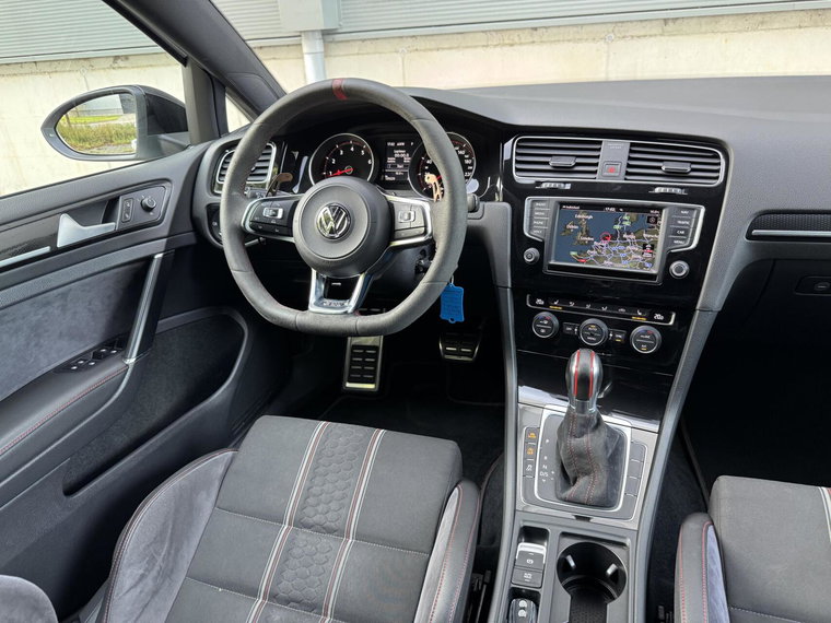 Vehicle Image 7