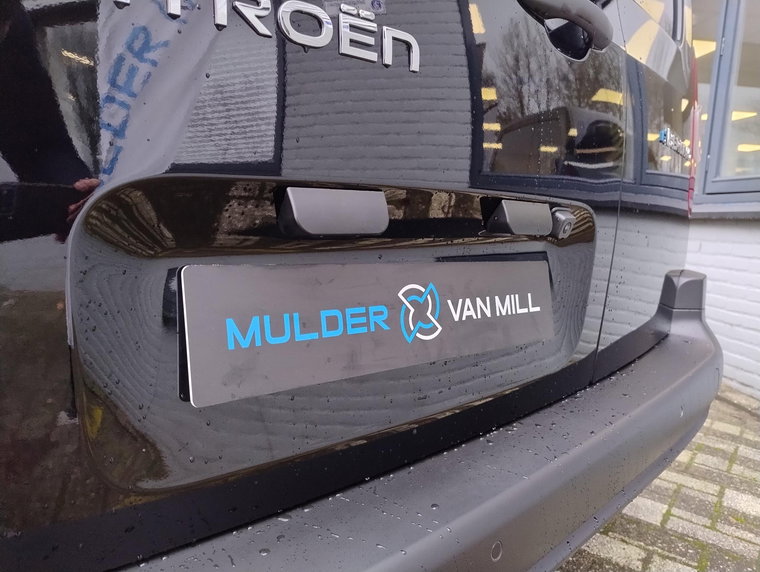 Vehicle Image 13